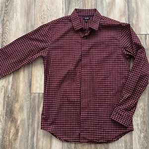 Men’s long sleeve button down dress shirt